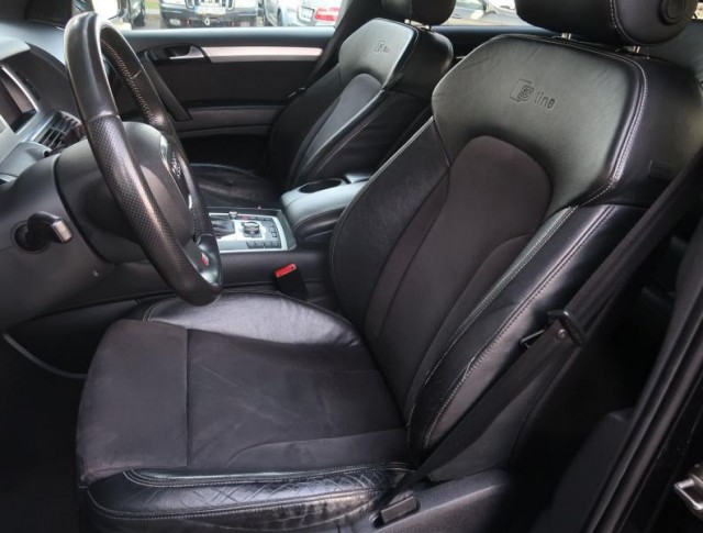 Audi Q7  3.0 TDI S-Line