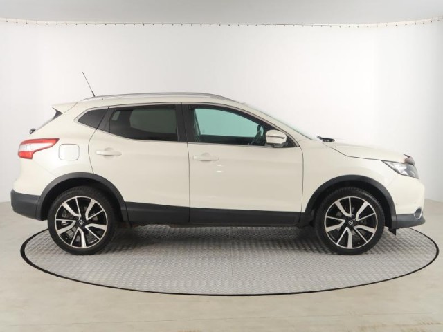 Nissan Qashqai  1.6 DIG-T 