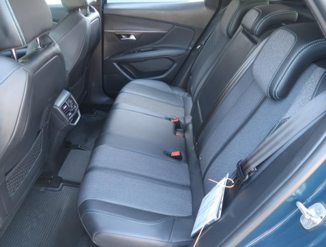 Peugeot 3008  1.5 BlueHDi 