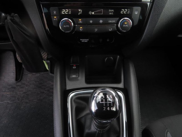 Nissan Qashqai  1.3 DIG-T 