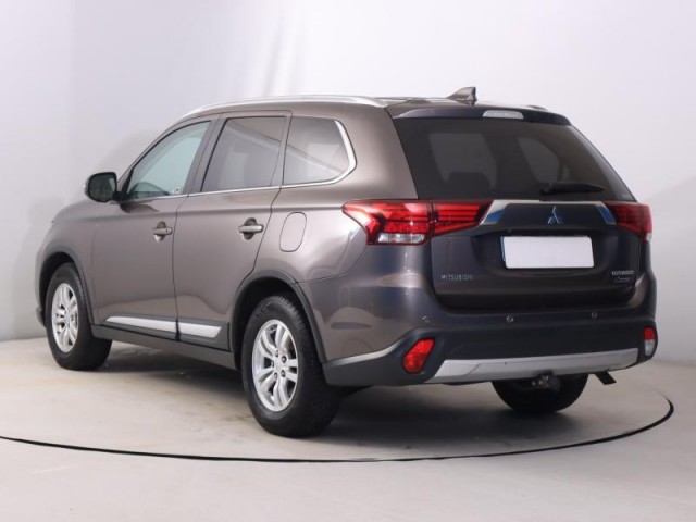 Mitsubishi Outlander  2.2 DI-D 