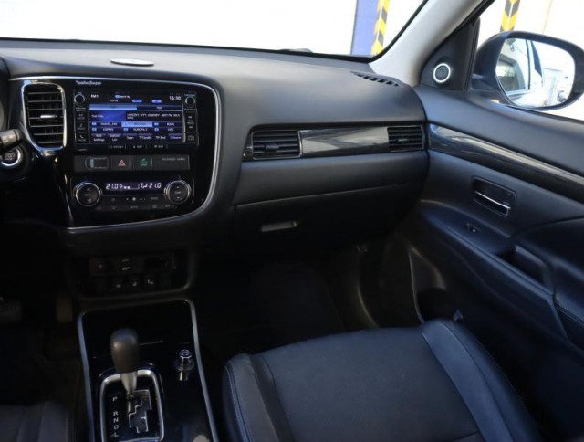 Mitsubishi Outlander  2.2 DI-D 