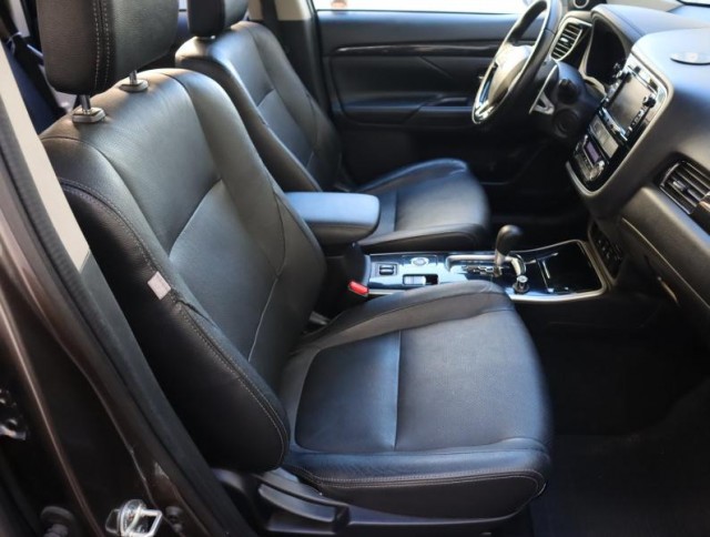 Mitsubishi Outlander  2.2 DI-D 