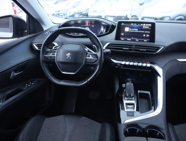 Peugeot 5008  1.5 BlueHDi 