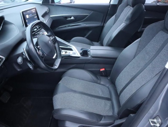 Peugeot 5008  1.5 BlueHDi 
