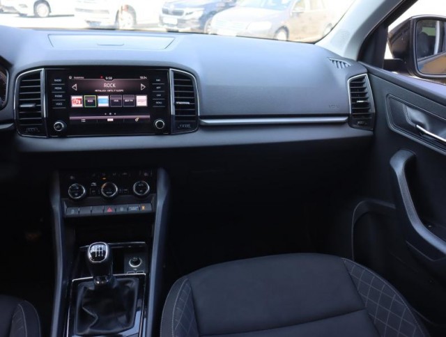 Škoda Karoq  1.0 TSI Active