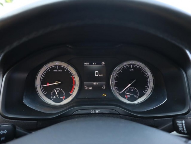 Škoda Karoq  1.0 TSI Active