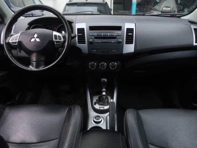 Mitsubishi Outlander  2.2 DI-D 