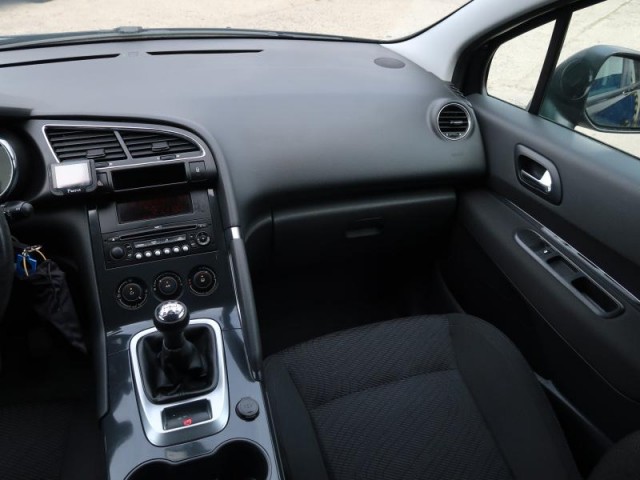 Peugeot 3008  1.6 VTi 