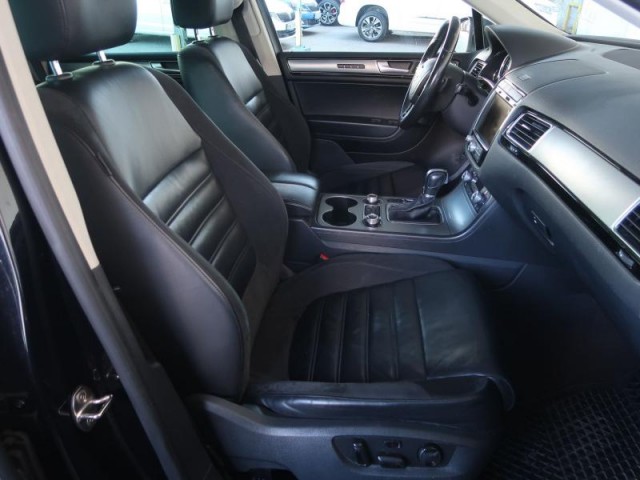 Volkswagen Touareg  3.0 TDI 