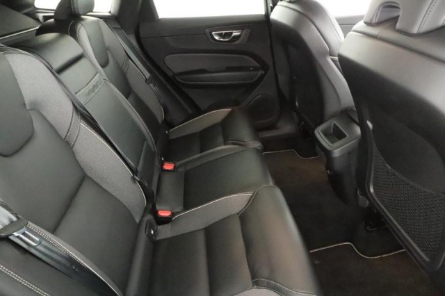 Volvo XC60  B4 AWD R-Design