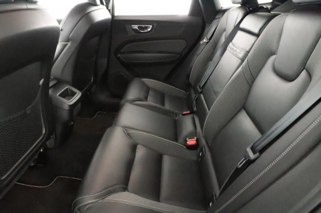 Volvo XC60  B4 AWD R-Design