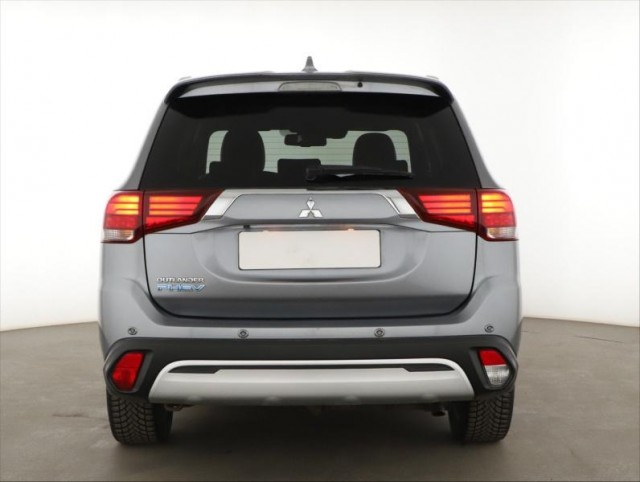 Mitsubishi Outlander  2.4 PHEV 