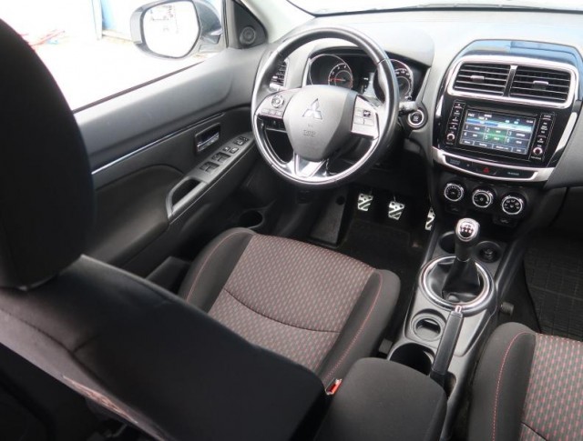 Mitsubishi ASX  1.6 MIVEC Intense