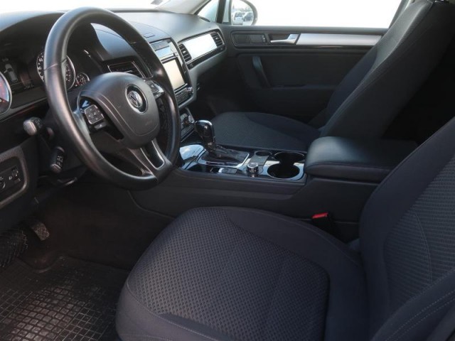 Volkswagen Touareg  3.0 TDI 
