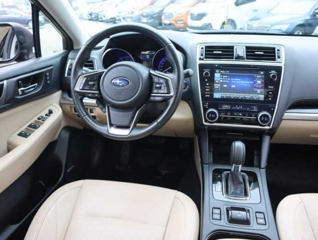 Subaru Outback  2.5 i 