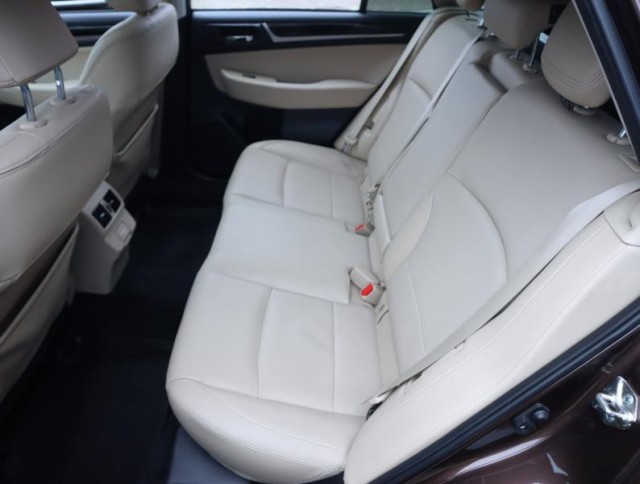 Subaru Outback  2.5 i 