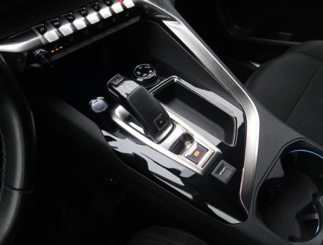 Peugeot 3008  1.2 PureTech 