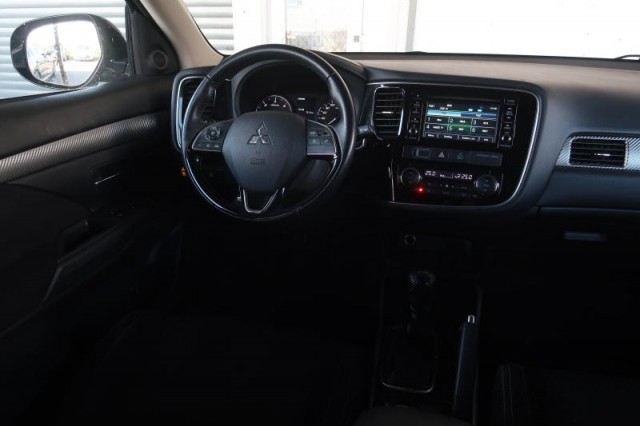 Mitsubishi Outlander  2.2 DI-D Intense