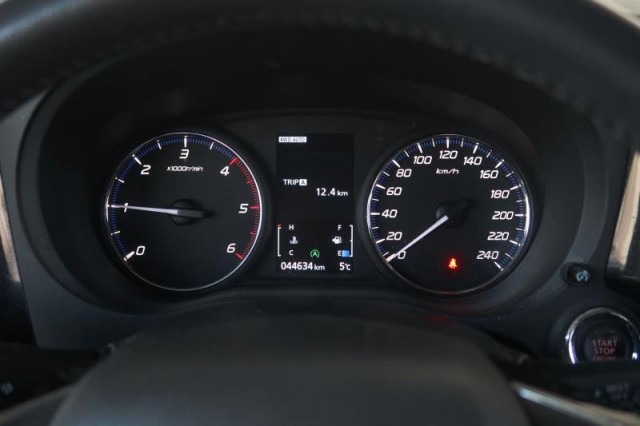 Mitsubishi Outlander  2.2 DI-D Intense