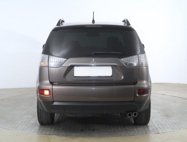 Mitsubishi Outlander  2.2 DI-D 