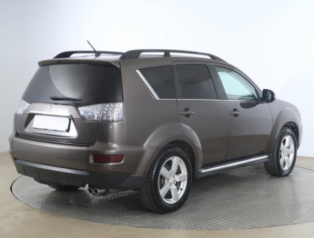 Mitsubishi Outlander  2.2 DI-D 