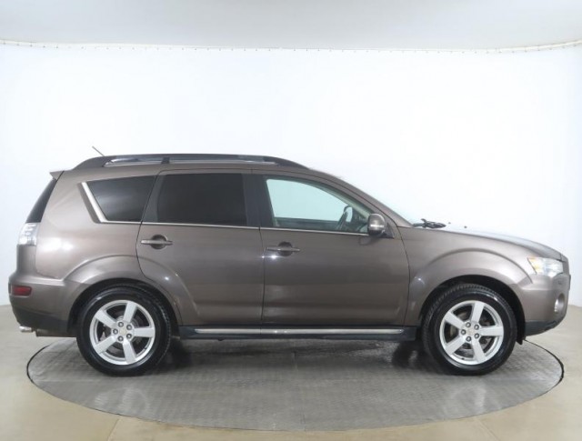 Mitsubishi Outlander  2.2 DI-D 