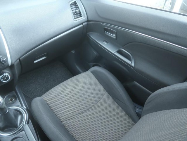 Mitsubishi ASX  1.6 MIVEC 