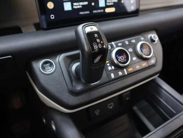 Land Rover Defender  D250 AWD 
