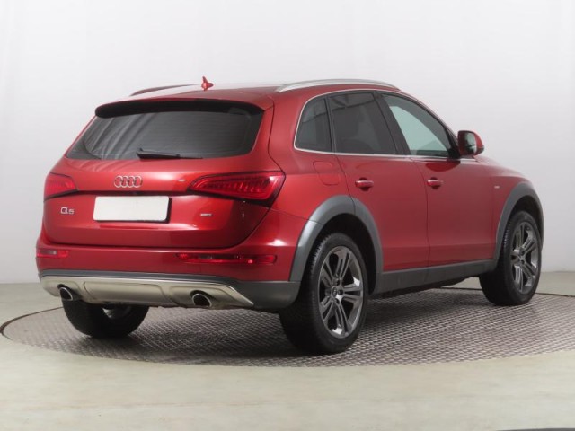 Audi Q5  3.0 TDI S line