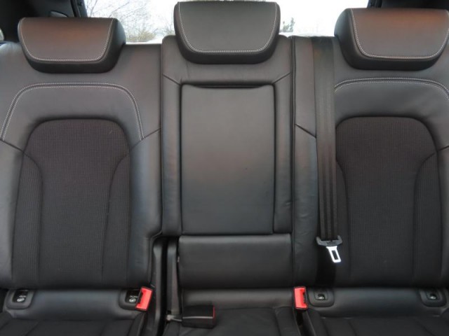 Audi Q5  3.0 TDI S line