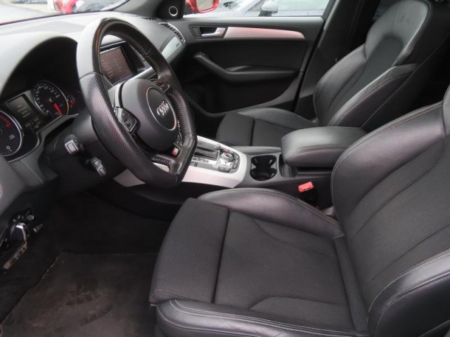 Audi Q5  3.0 TDI S line