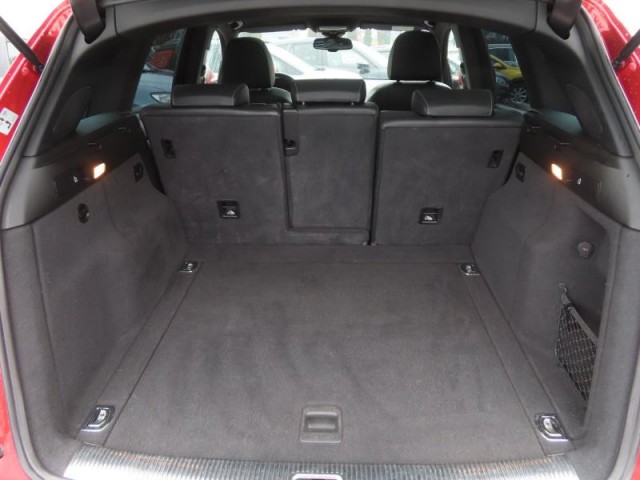 Audi Q5  3.0 TDI S line