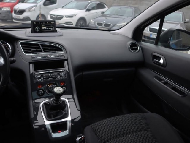 Peugeot 5008  2.0 BlueHDi 