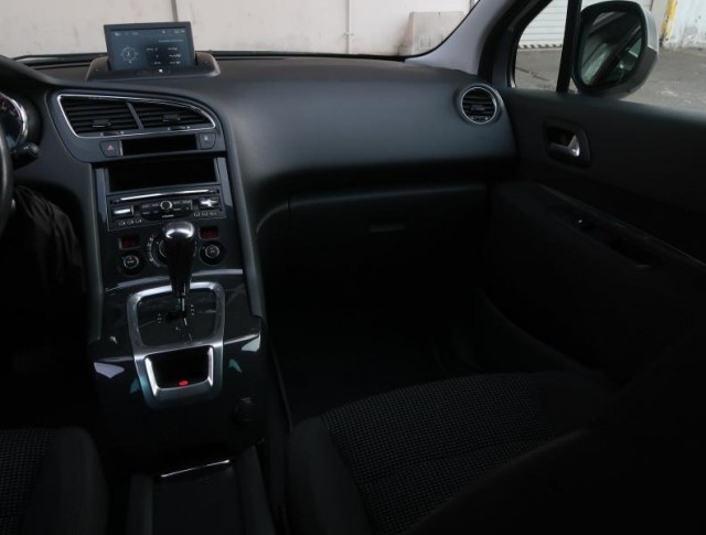 Peugeot 5008  1.6 HDi 