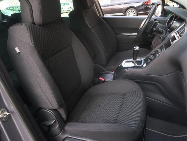 Peugeot 5008  1.6 HDi 