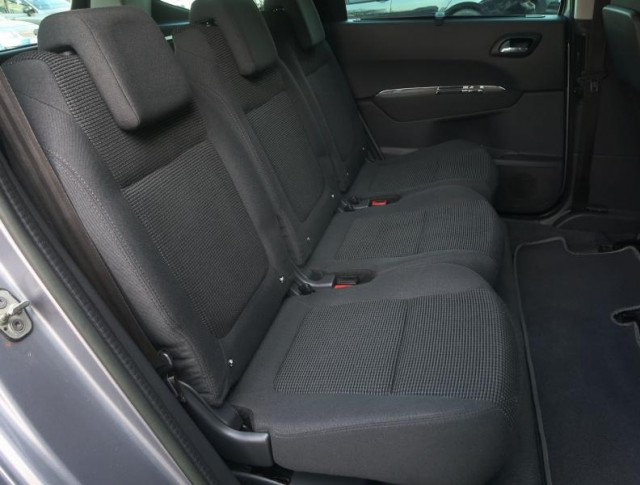 Peugeot 5008  1.6 HDi 