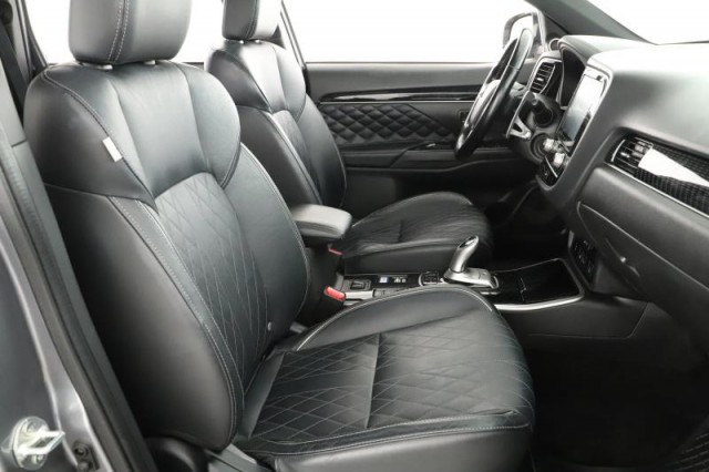 Mitsubishi Outlander  2.4 PHEV 