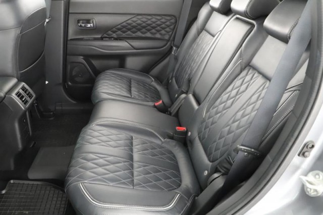 Mitsubishi Outlander  2.4 PHEV 