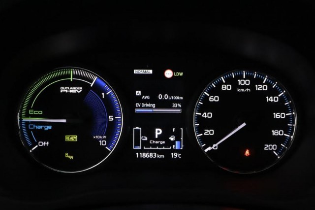 Mitsubishi Outlander  2.4 PHEV 