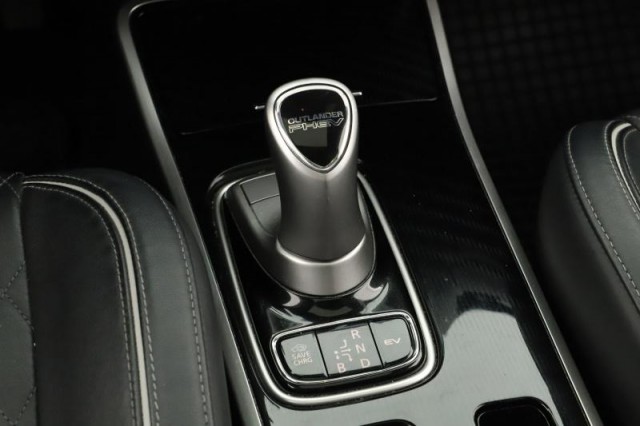 Mitsubishi Outlander  2.4 PHEV 