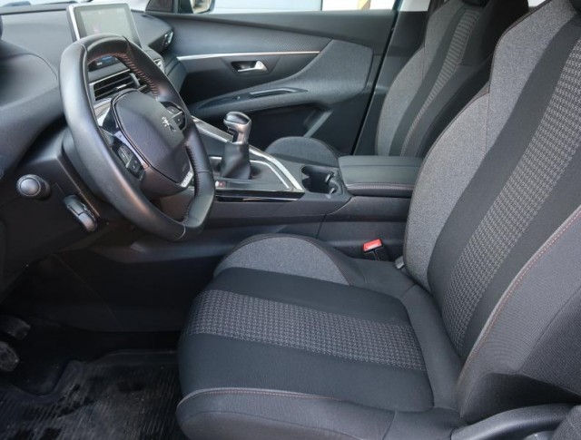 Peugeot 5008  PureTech 130 