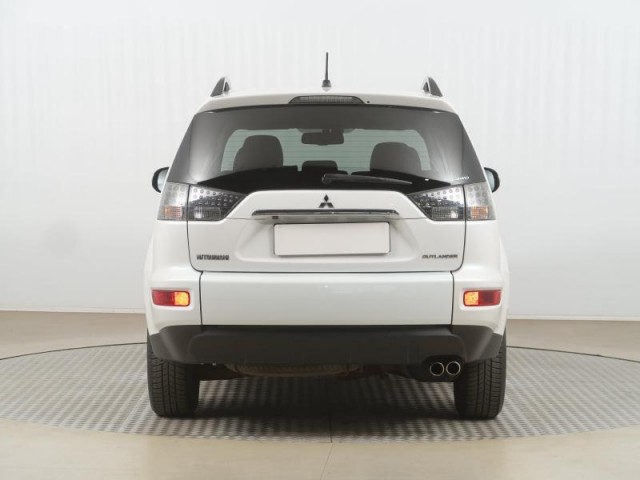 Mitsubishi Outlander  2.2 DI-D Intense