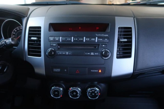 Mitsubishi Outlander  2.2 DI-D Intense