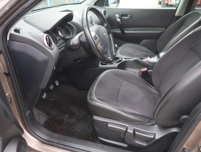 Nissan Qashqai  1.6 