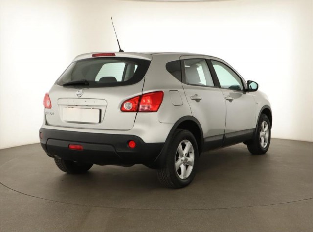 Nissan Qashqai  1.6 