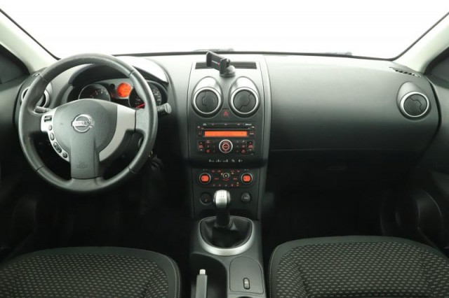 Nissan Qashqai  1.6 