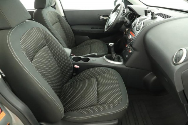 Nissan Qashqai  1.6 