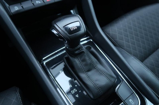 Škoda Karoq  1.5 TSI 