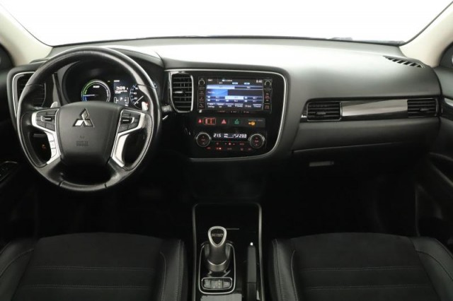 Mitsubishi Outlander  2.0 PHEV 